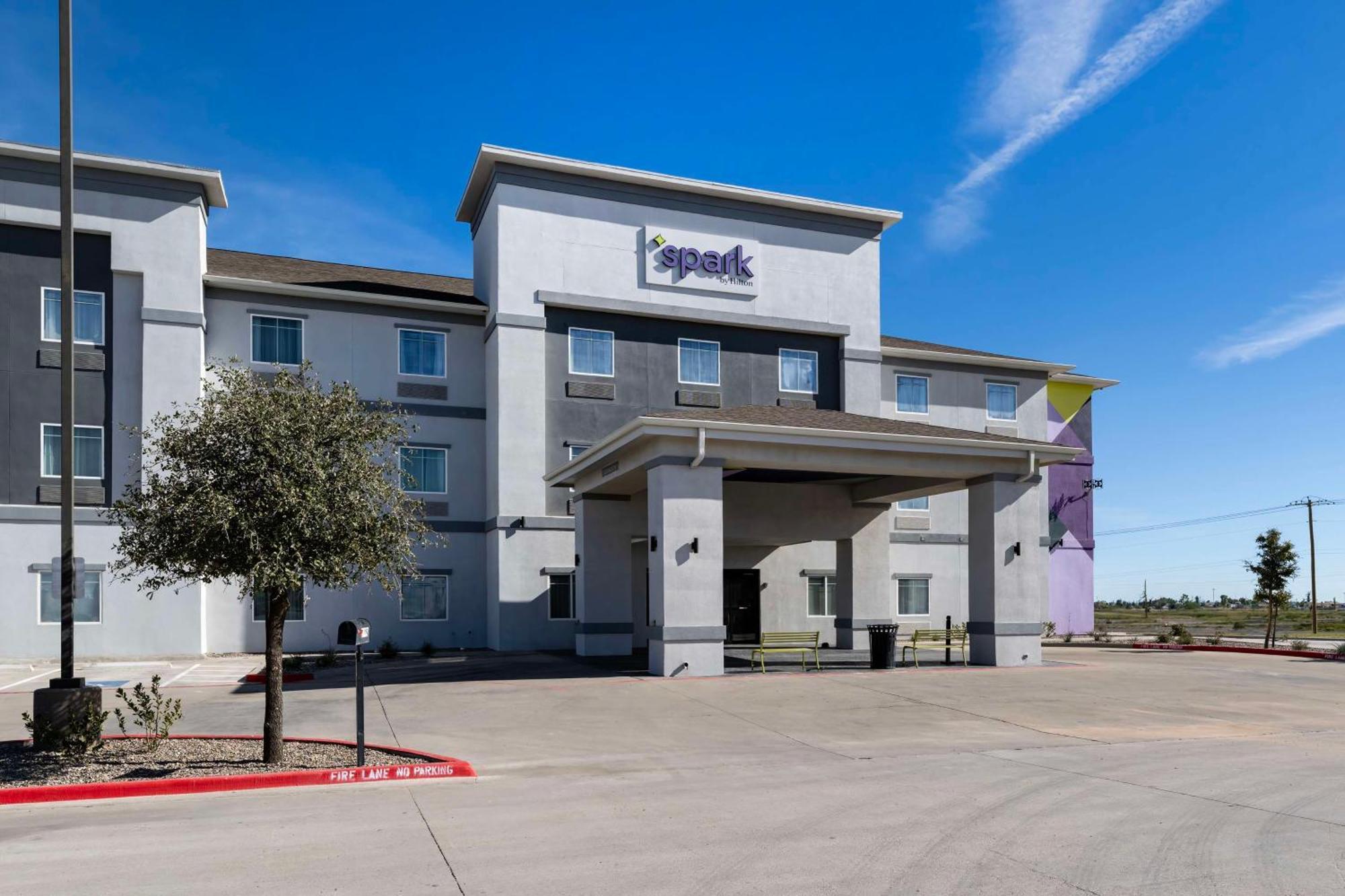 Spark By Hilton Midland South Bagian luar foto