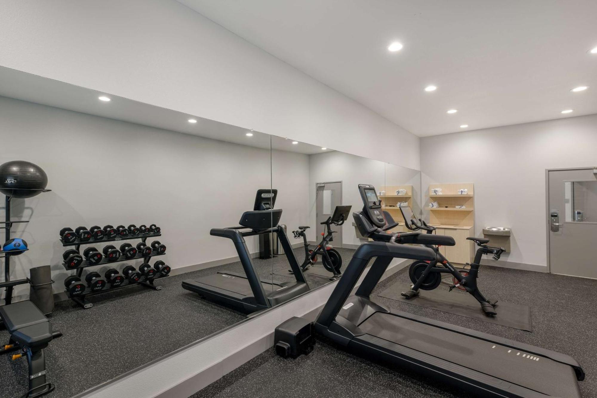 Spark By Hilton Midland South Bagian luar foto